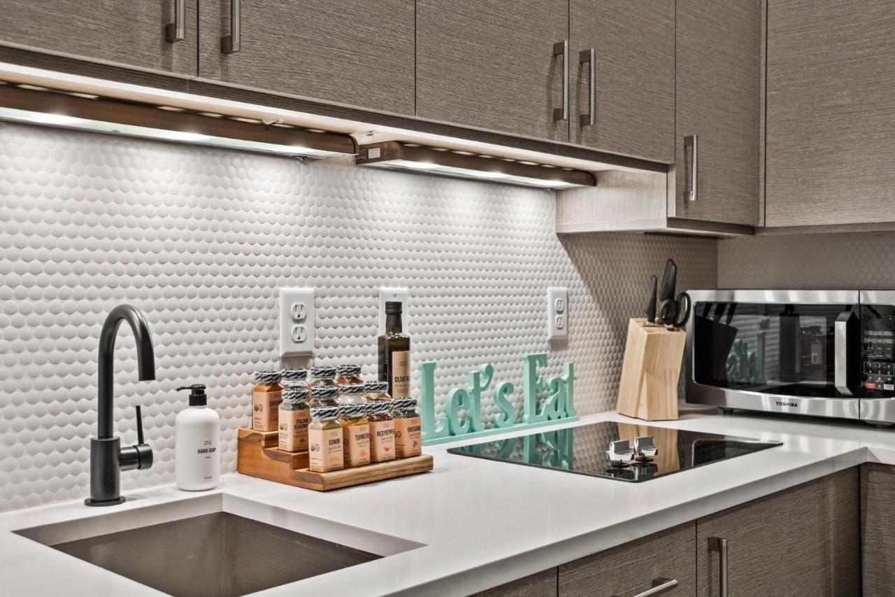 Fresh Decor - 2br Getaway - Walk To Sloan's